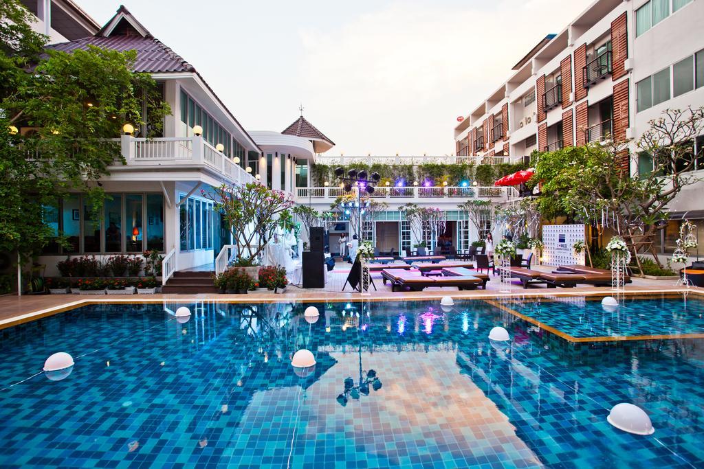 Paradise Hotel Udonthani Exterior photo